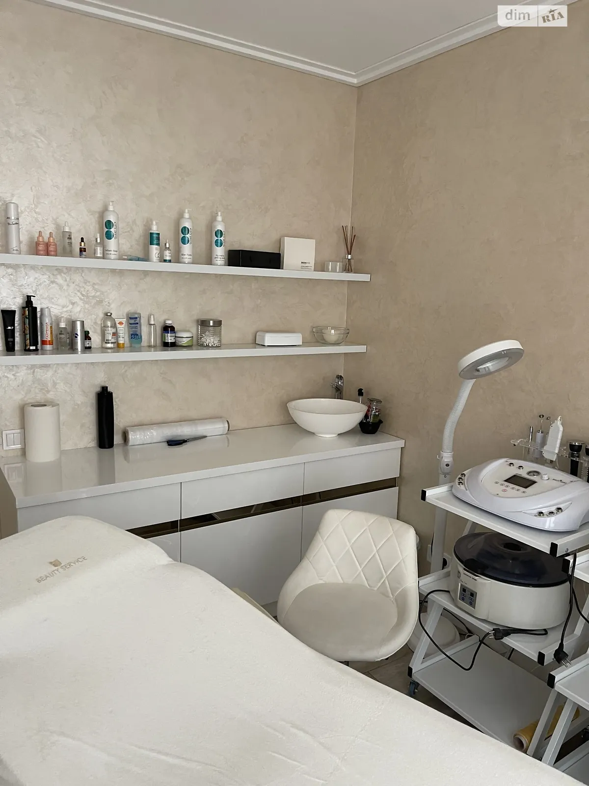 Сдается в аренду объект сферы услуг 15 кв. м в 2-этажном здании, цена: 15000 грн - фото 1