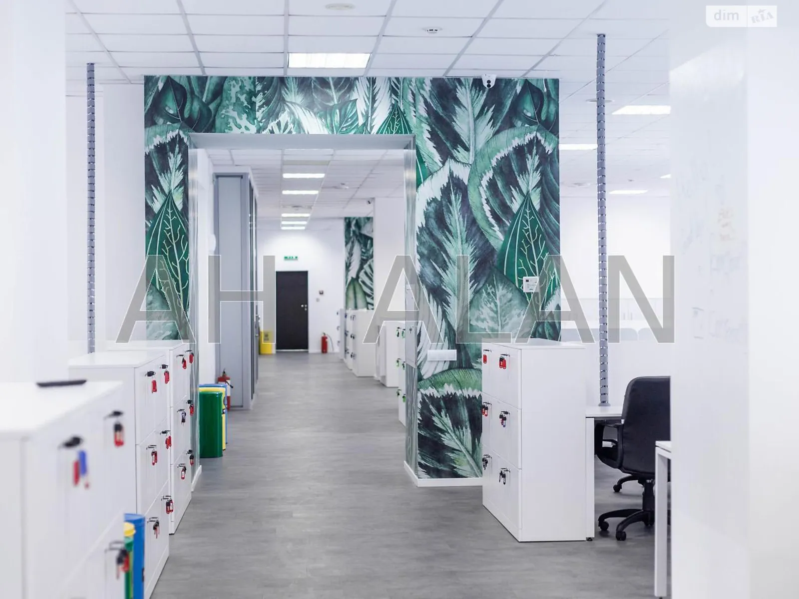 Сдается в аренду офис 576 кв. м в бизнес-центре, цена: 5184 $ - фото 1