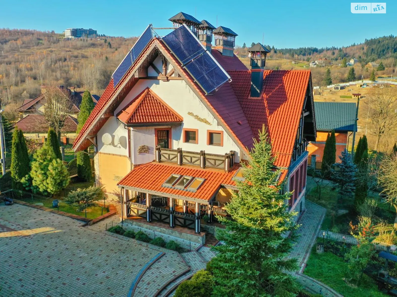 Продается дом на 3 этажа 299 кв. м с садом, цена: 700000 $ - фото 1