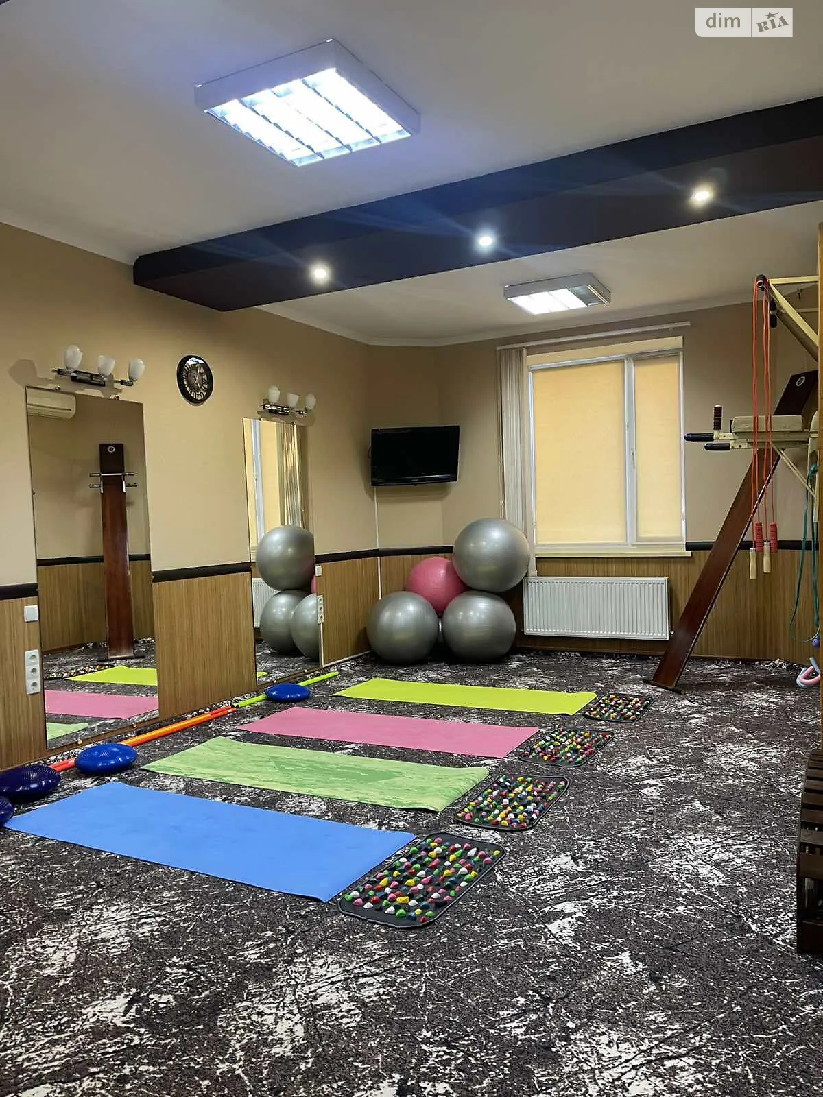 Продается помещения свободного назначения 177.5 кв. м в 12-этажном здании, цена: 300000 $ - фото 1