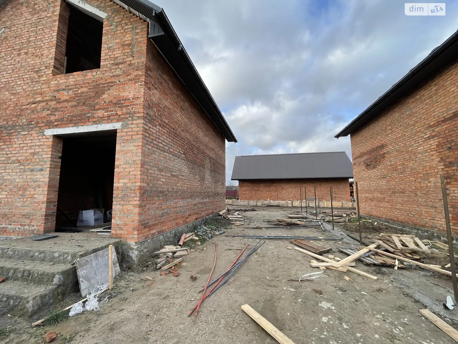 Продается дом на 2 этажа 95 кв. м с участком, цена: 90000 $ - фото 1