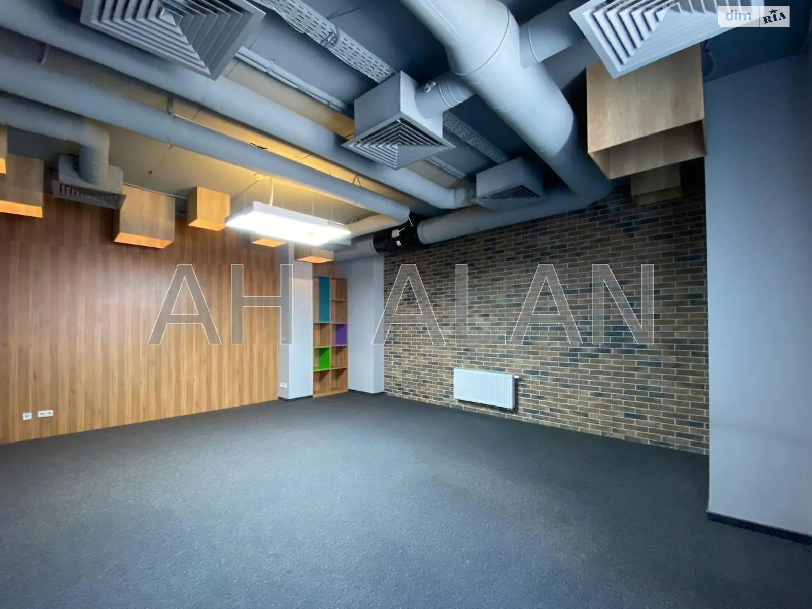 Сдается в аренду офис 690 кв. м в бизнес-центре, цена: 9660 $ - фото 1