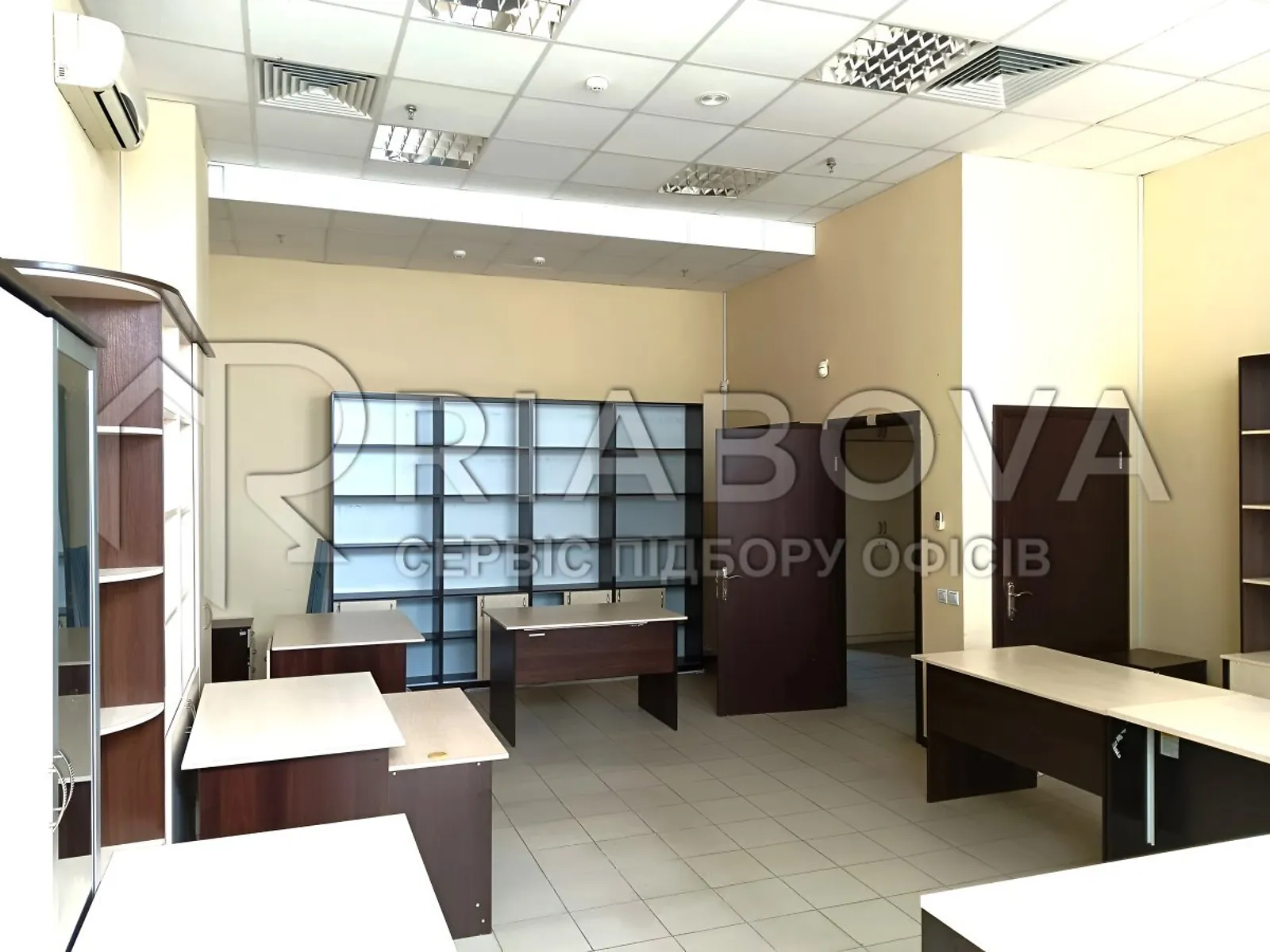 Сдается в аренду офис 369.3 кв. м в бизнес-центре, цена: 129255 грн - фото 1