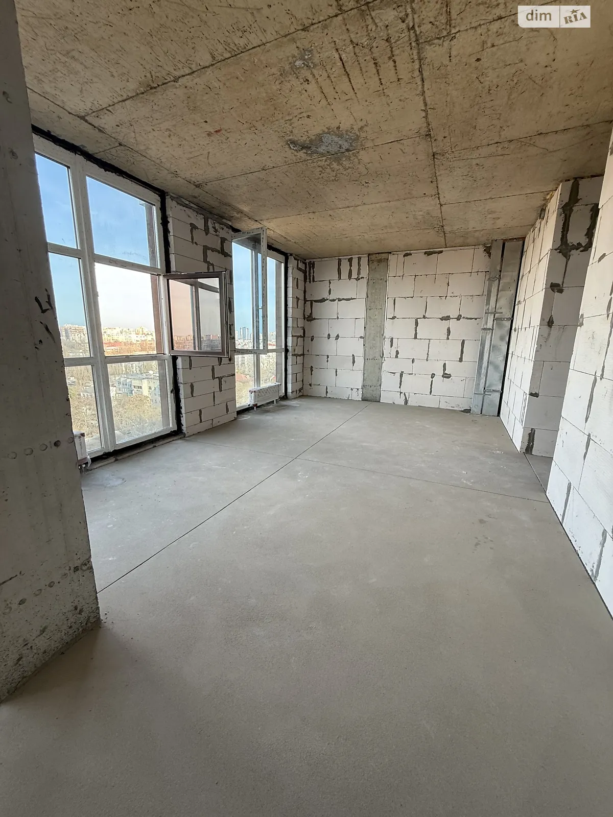 Продается 1-комнатная квартира 57 кв. м в Одессе, ул. Гераневая, 2 - фото 1