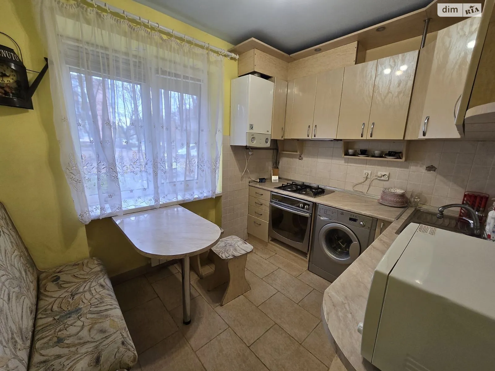 Продається 2-кімнатна квартира 62.2 кв. м у Ужгороді, вул. Грушевського, 37 - фото 1