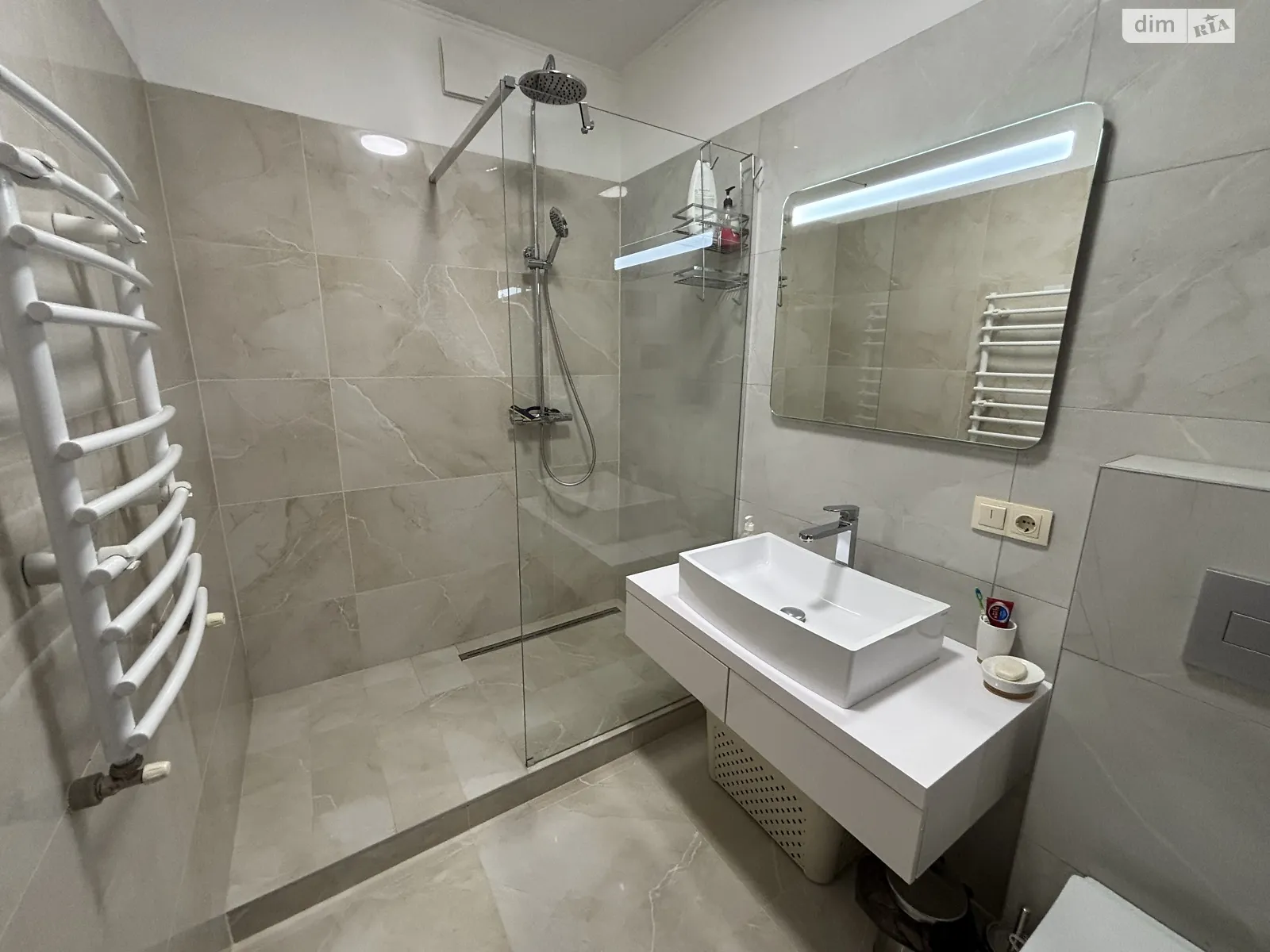 Продається 2-кімнатна квартира 61.6 кв. м у Ужгороді, цена: 96999 $ - фото 1