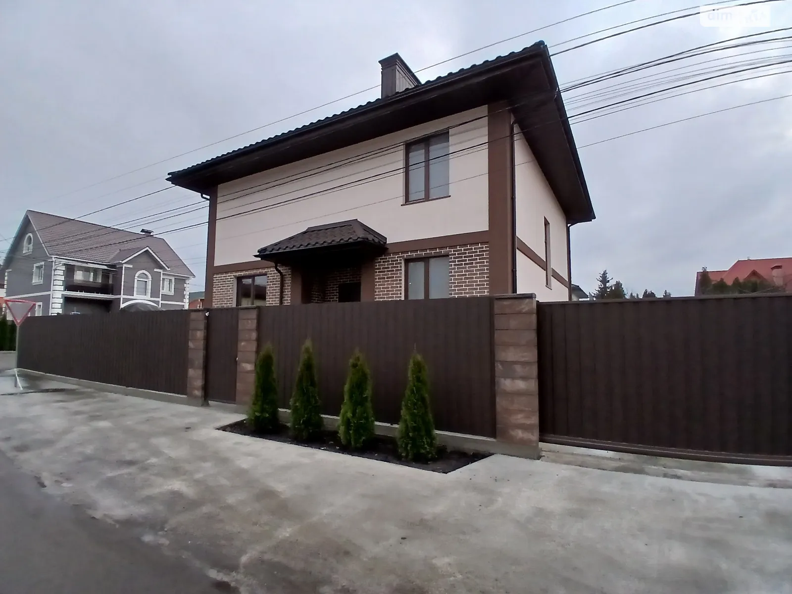 Продается дом на 2 этажа 220 кв. м с террасой, цена: 180000 $ - фото 1