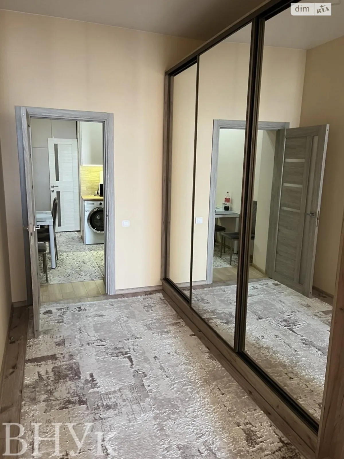 Продается 1-комнатная квартира 35.2 кв. м в Львове, пл. Святого Теодора, 5 - фото 1