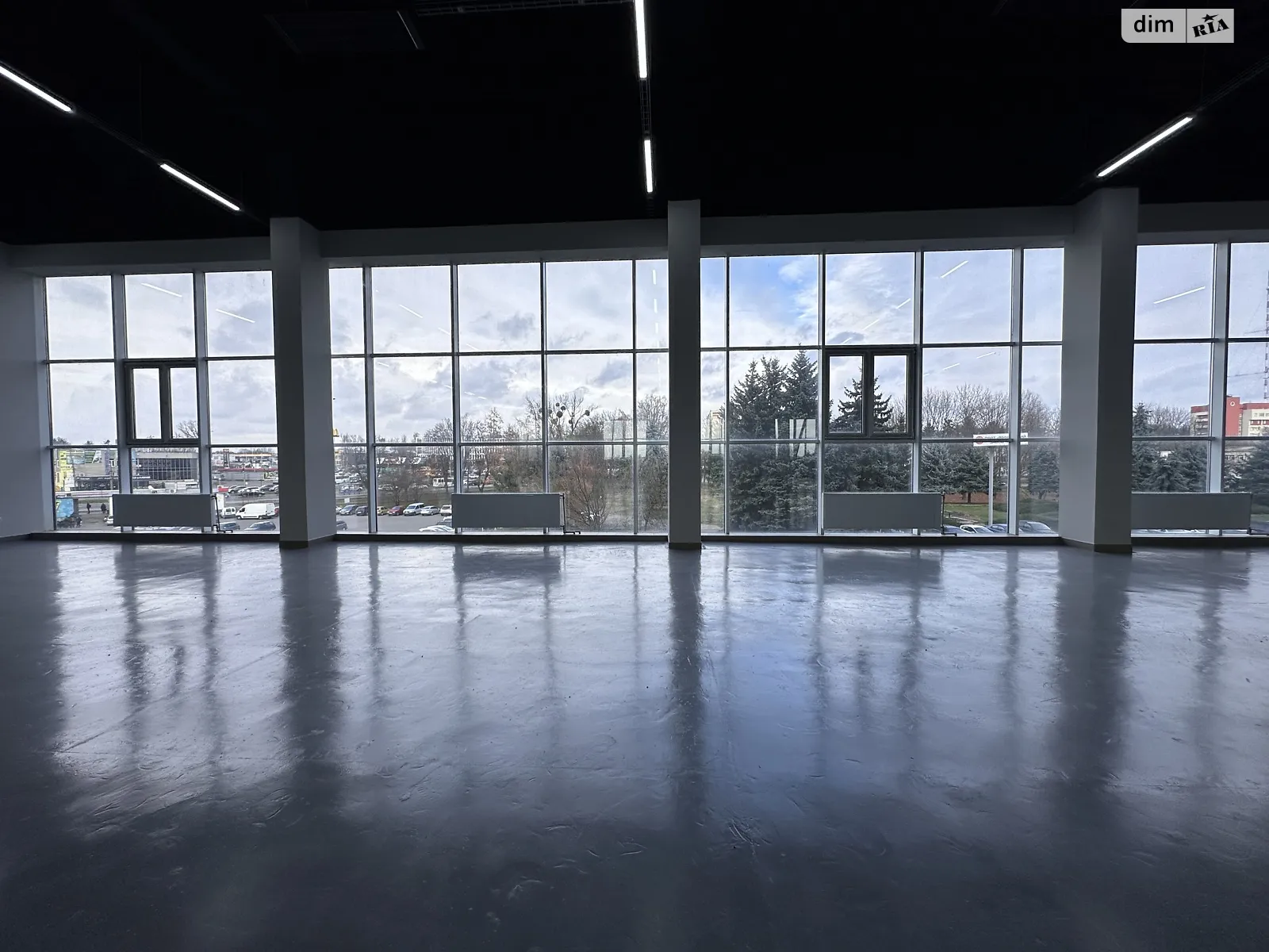 Сдается в аренду помещения свободного назначения 711.6 кв. м в 4-этажном здании, цена: 249060 грн - фото 1