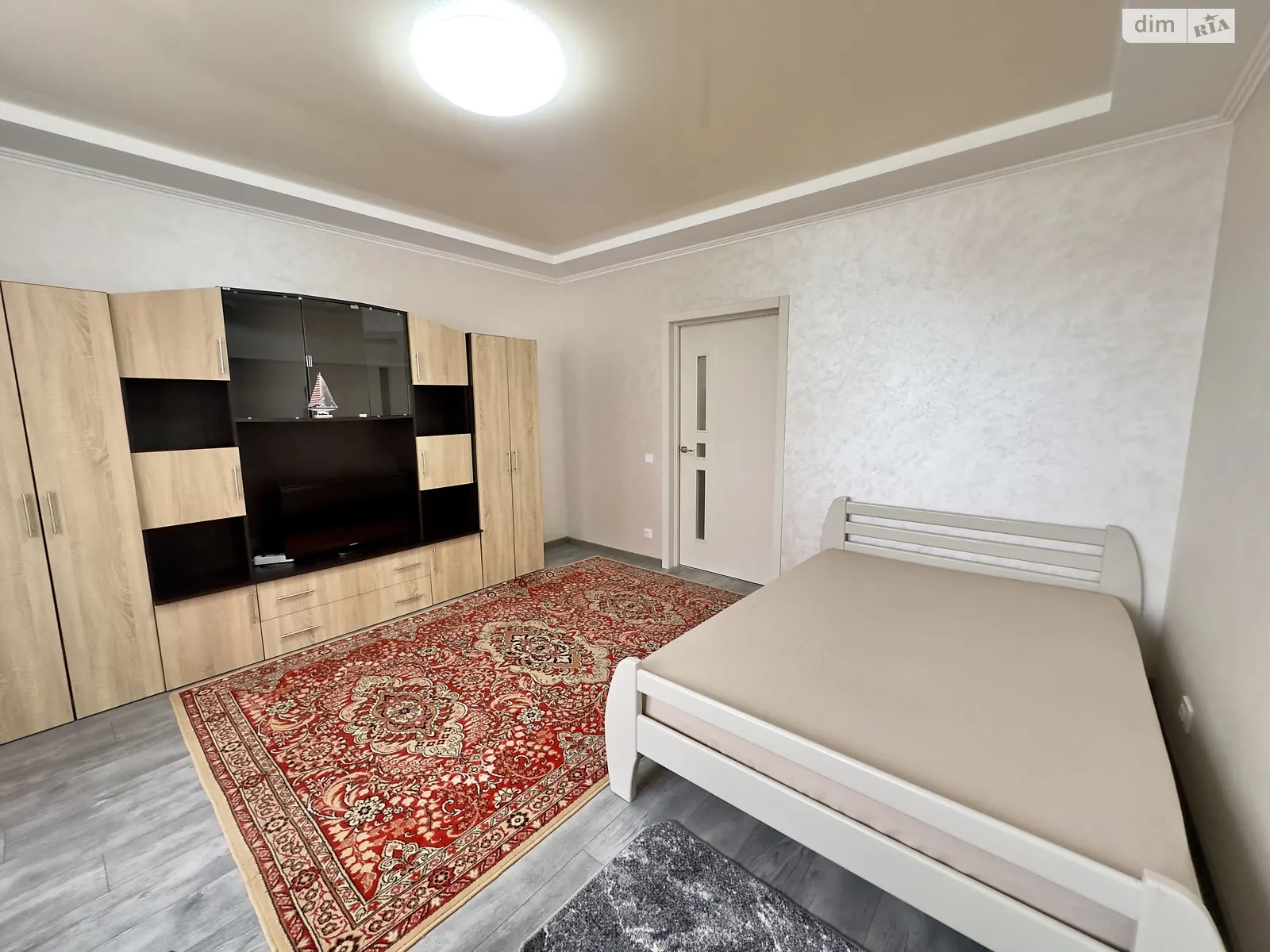 Сдается в аренду 1-комнатная квартира 45 кв. м в Ровно, цена: 12000 грн - фото 1