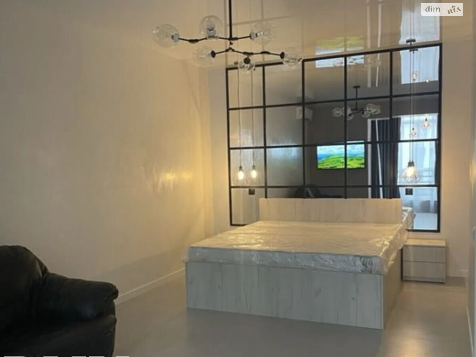 1-комнатная квартира 42 кв. м в Луцке, ул. Спутника - фото 1