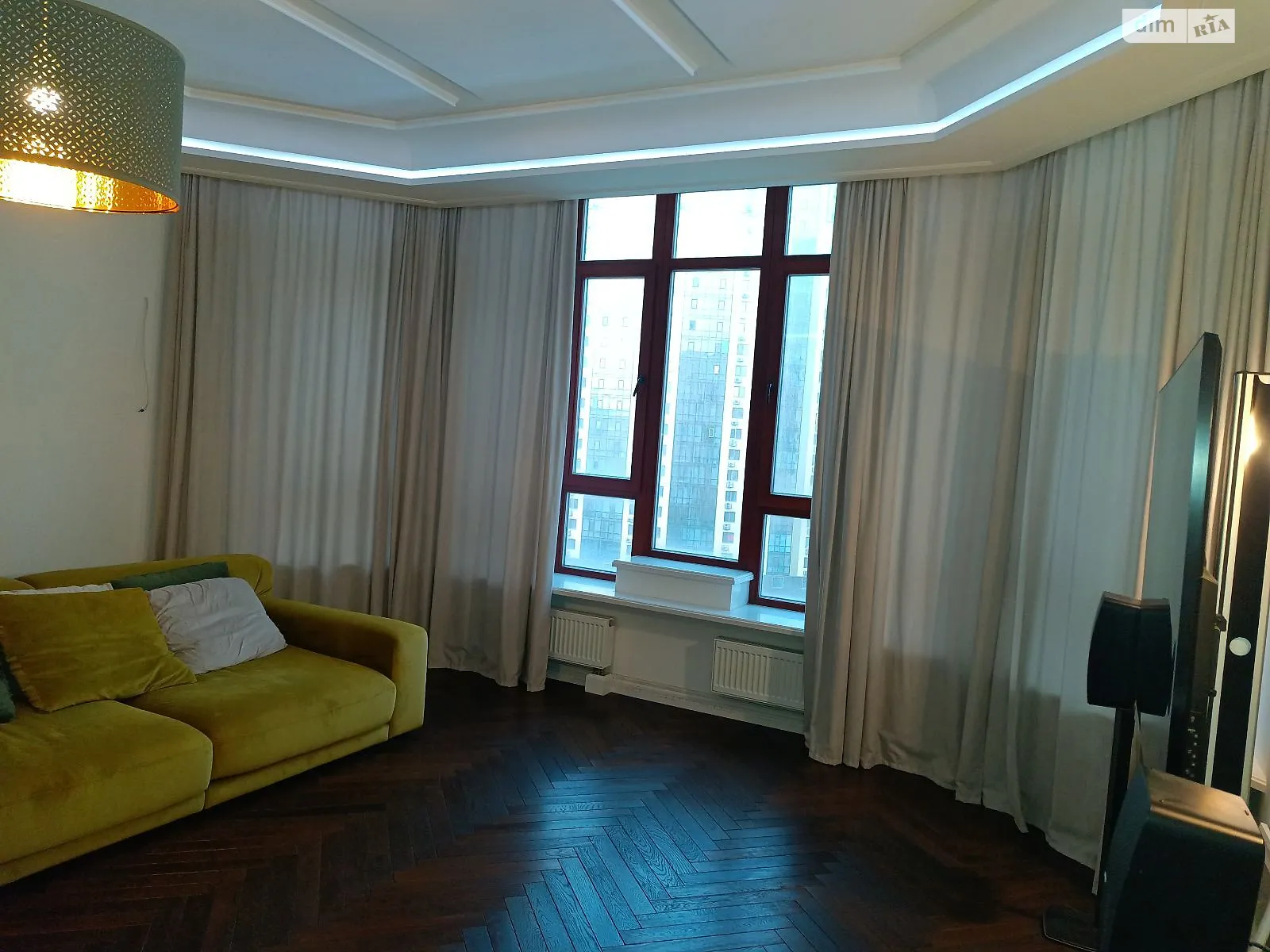 Продается 3-комнатная квартира 216 кв. м в Одессе, ул. Генуэзская - фото 1