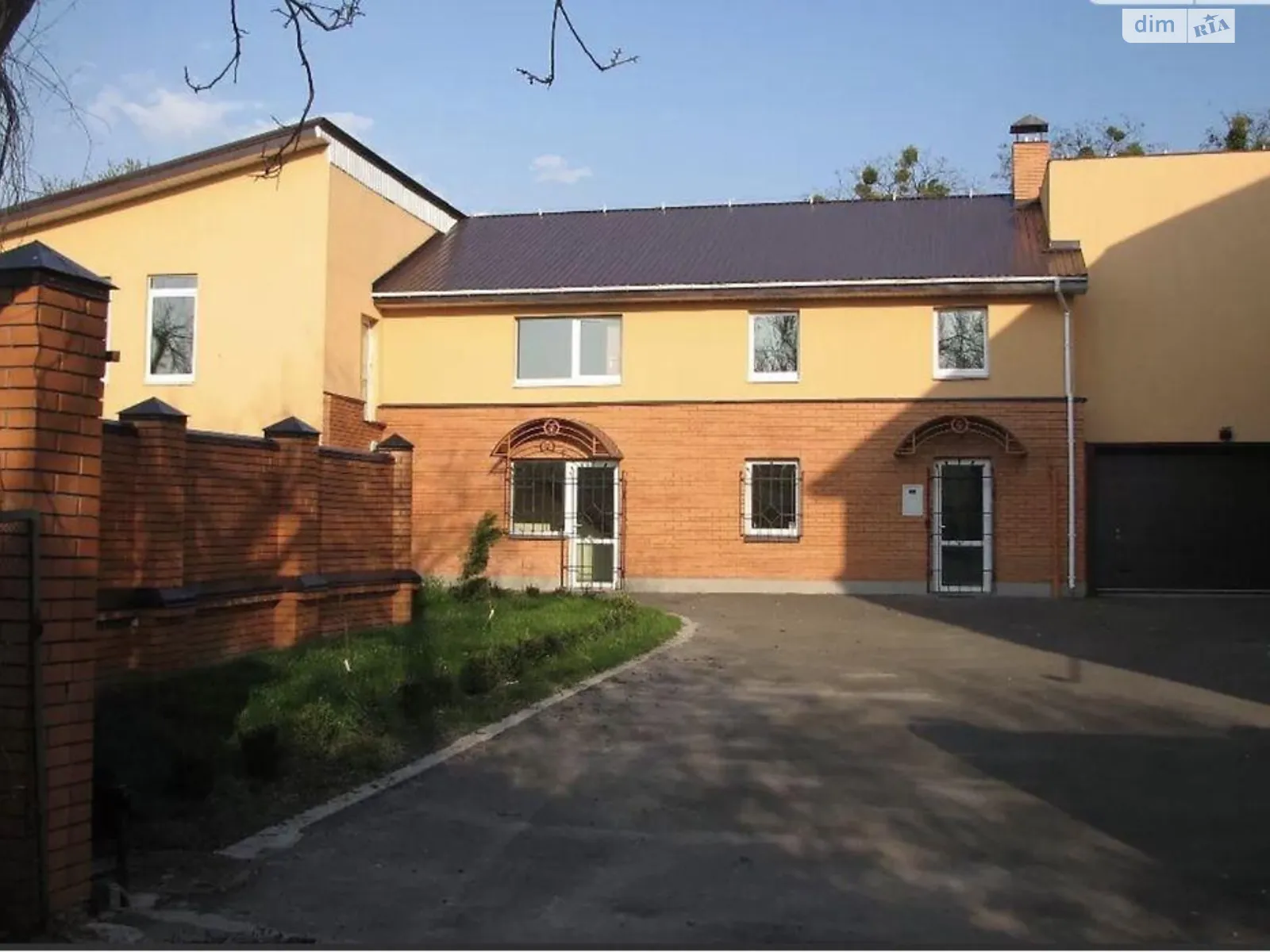 Продается дом на 2 этажа 520 кв. м с баней/сауной, цена: 300000 $ - фото 1