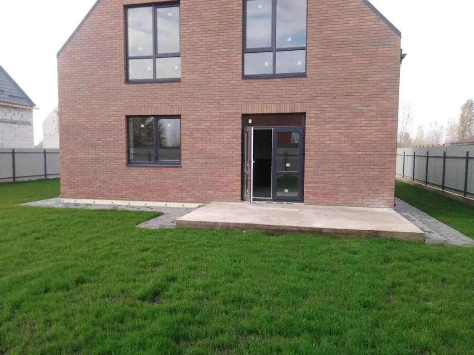 Продається будинок 2 поверховий 140 кв. м з каміном, цена: 110000 $ - фото 1