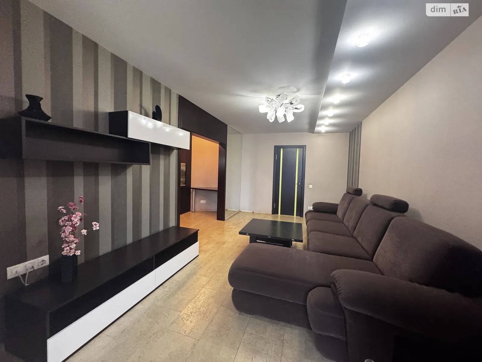 Продается 4-комнатная квартира 95.9 кв. м в Днепре, бул. Славы, 3 - фото 1