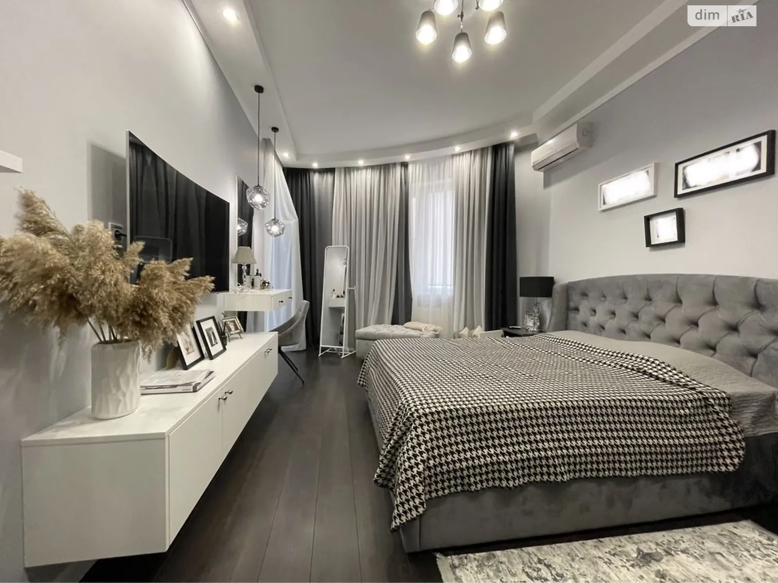 Продается 3-комнатная квартира 91 кв. м в Киеве, ул. Генерала Шаповала(Механизаторов), 2 - фото 1