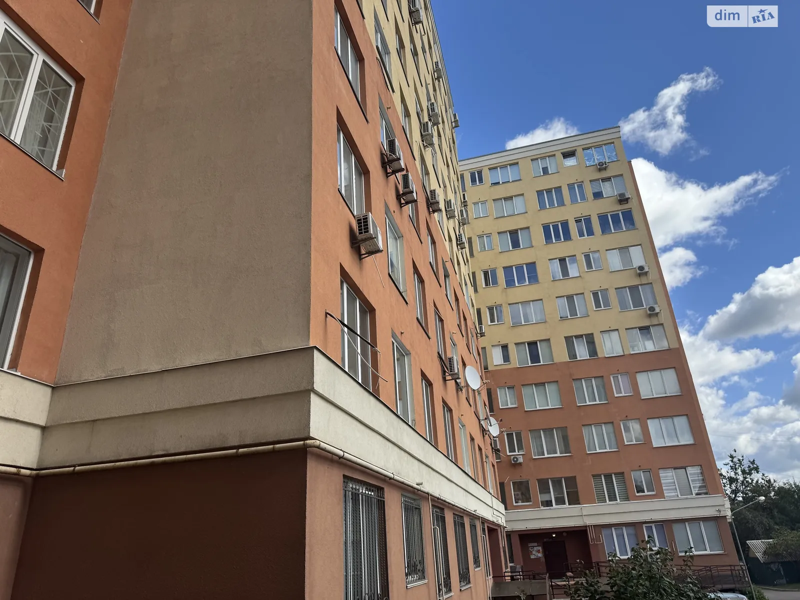 ул. Леси Украинки, 21 Вишневое ЖК Вишневий затишок - фото 1