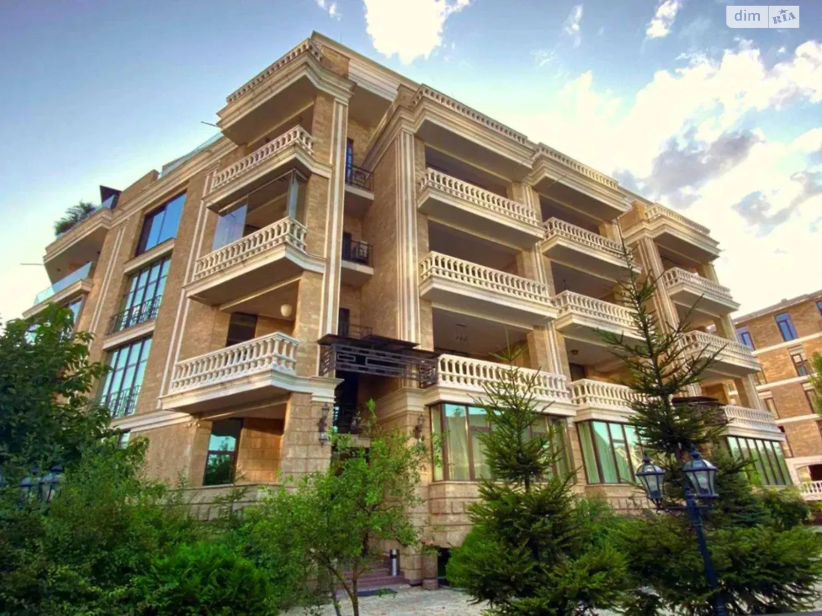 Продается 2-комнатная квартира 110 кв. м в Киеве, ул. Лукьяновская, 2 - фото 1