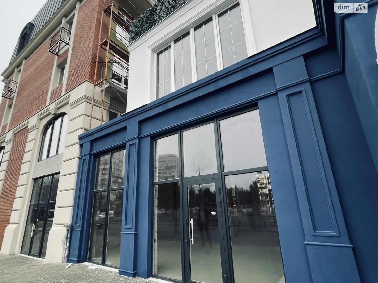 Продается офис 97 кв. м в бизнес-центре, цена: 194400 $ - фото 1