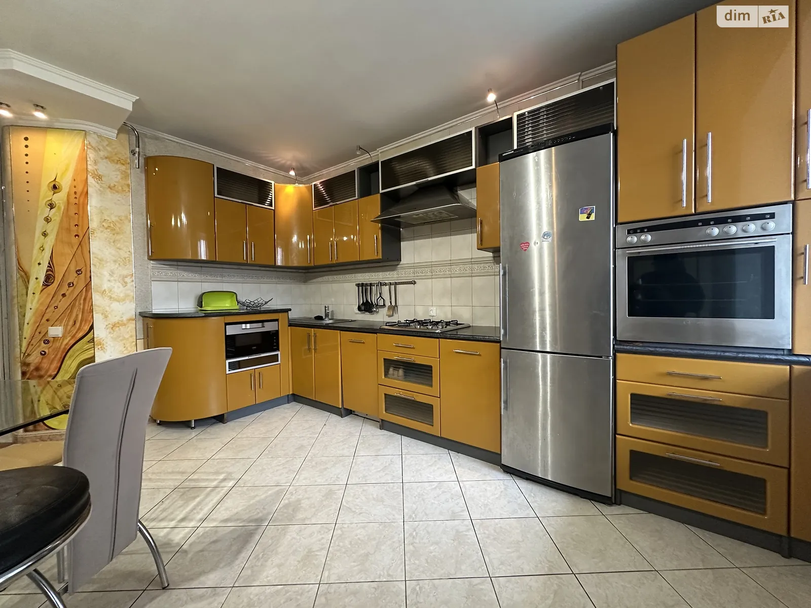 3-комнатная квартира 115 кв. м в, цена: 450 $ - фото 1