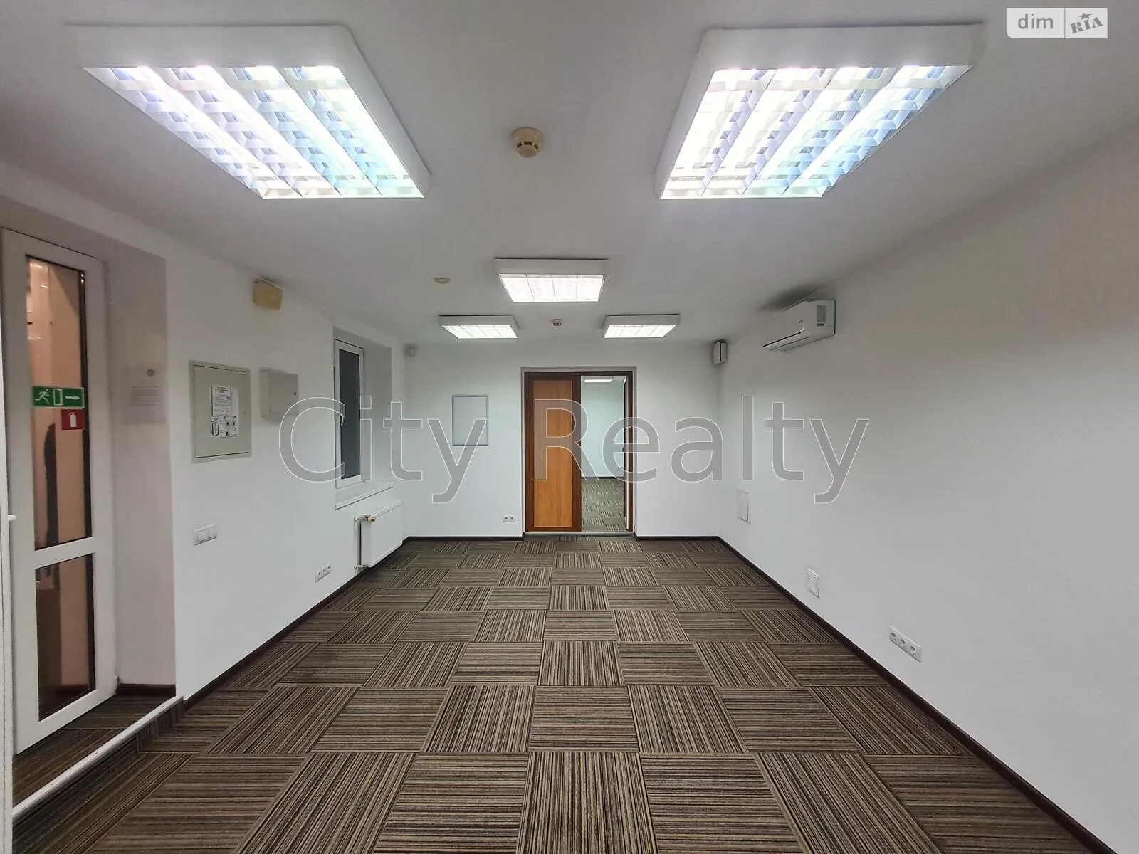 Сдается в аренду офис 100.05 кв. м в бизнес-центре, цена: 1767 $ - фото 1