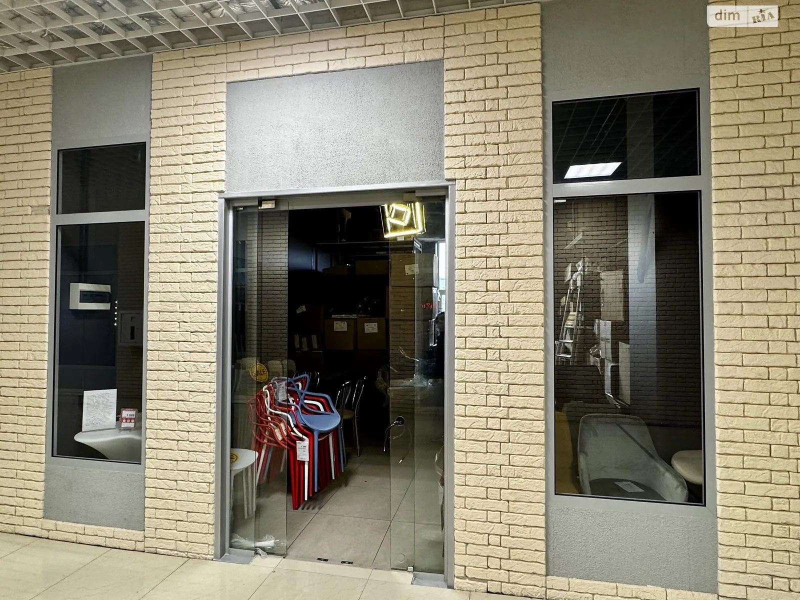 Продается помещения свободного назначения 41.6 кв. м в 3-этажном здании, цена: 62400 $ - фото 1