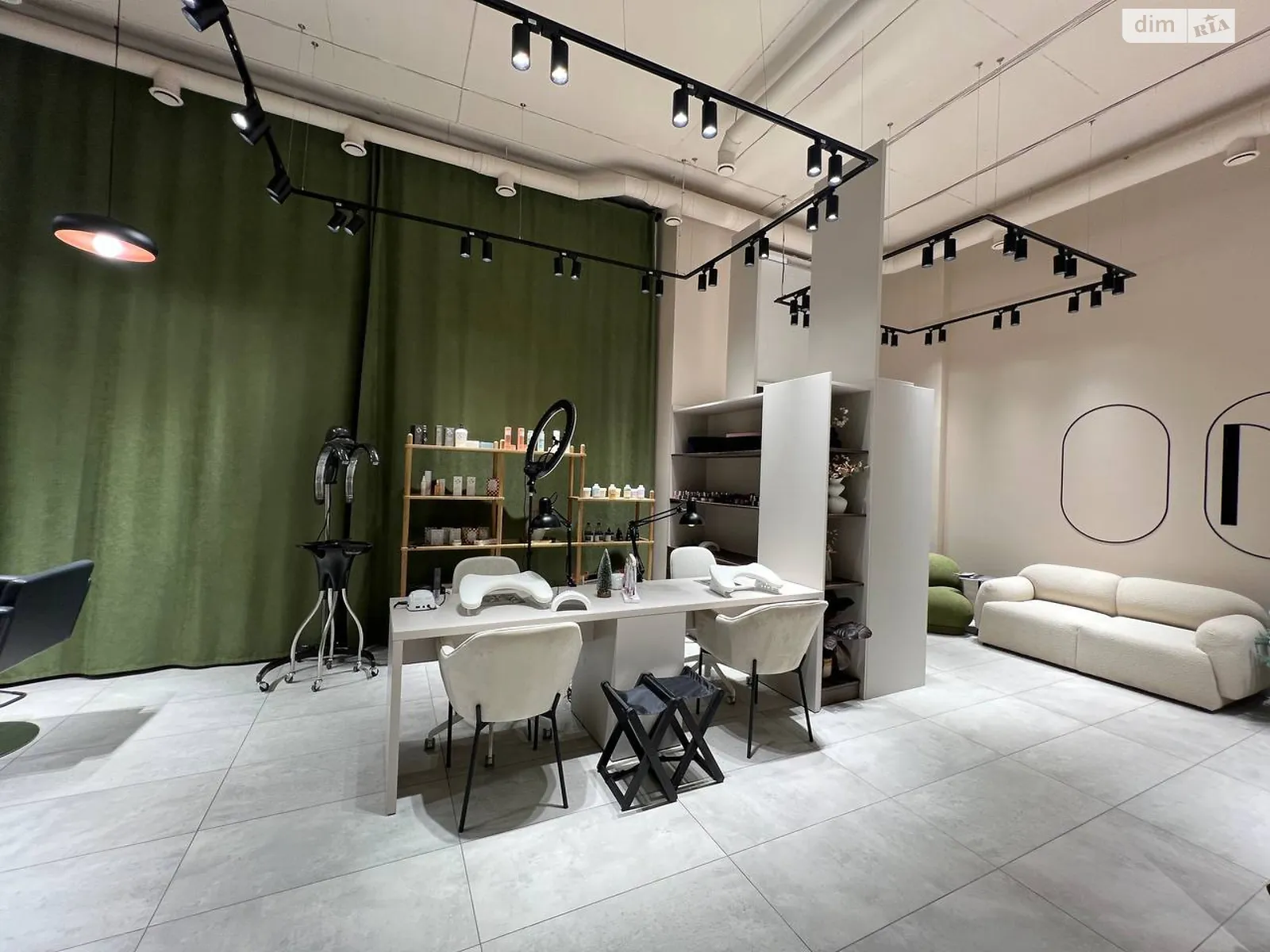 Продается помещения свободного назначения 140 кв. м в 11-этажном здании, цена: 199000 $ - фото 1