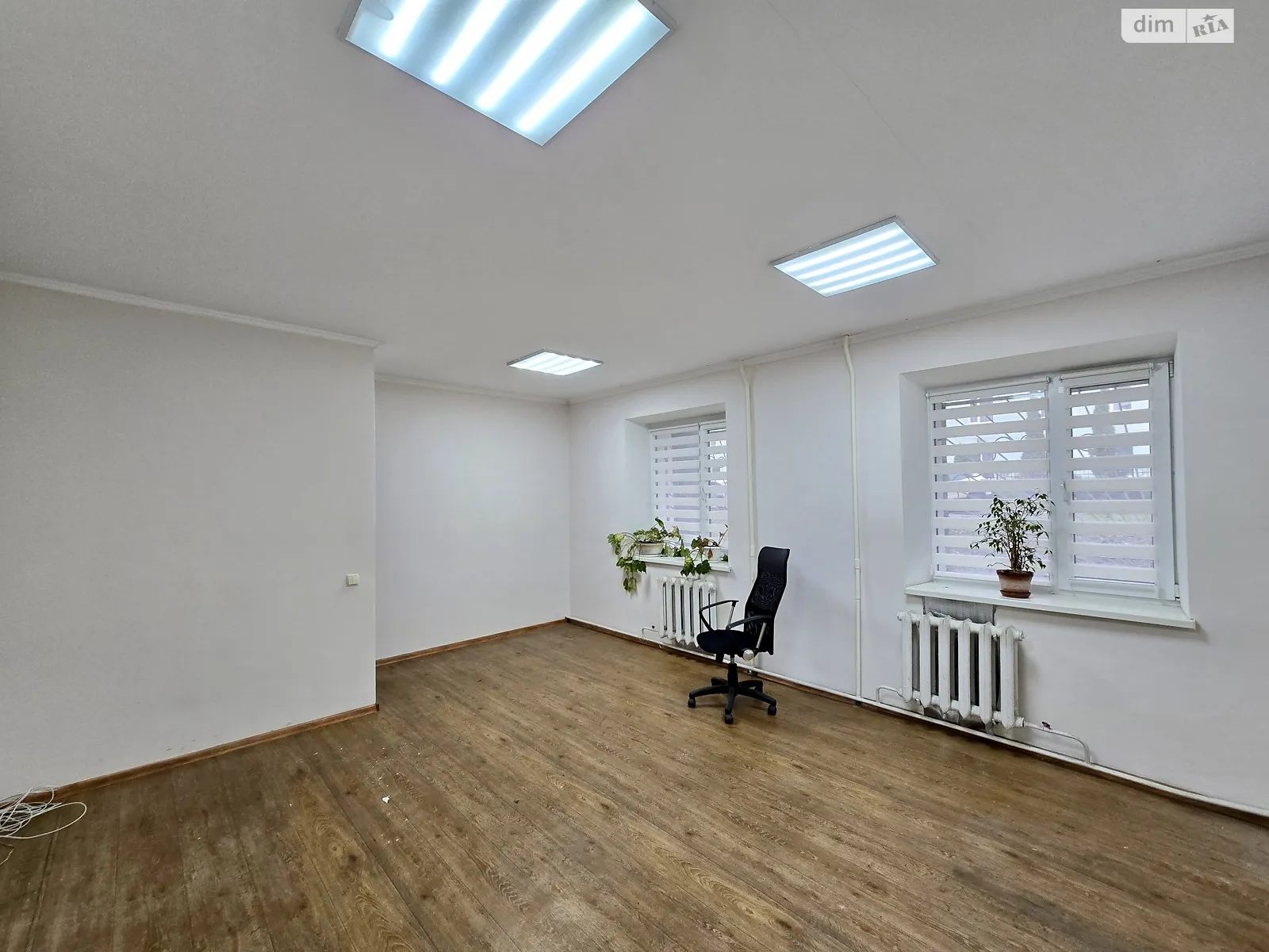 Сдается в аренду помещения свободного назначения 26 кв. м в 6-этажном здании, цена: 6500 грн - фото 1