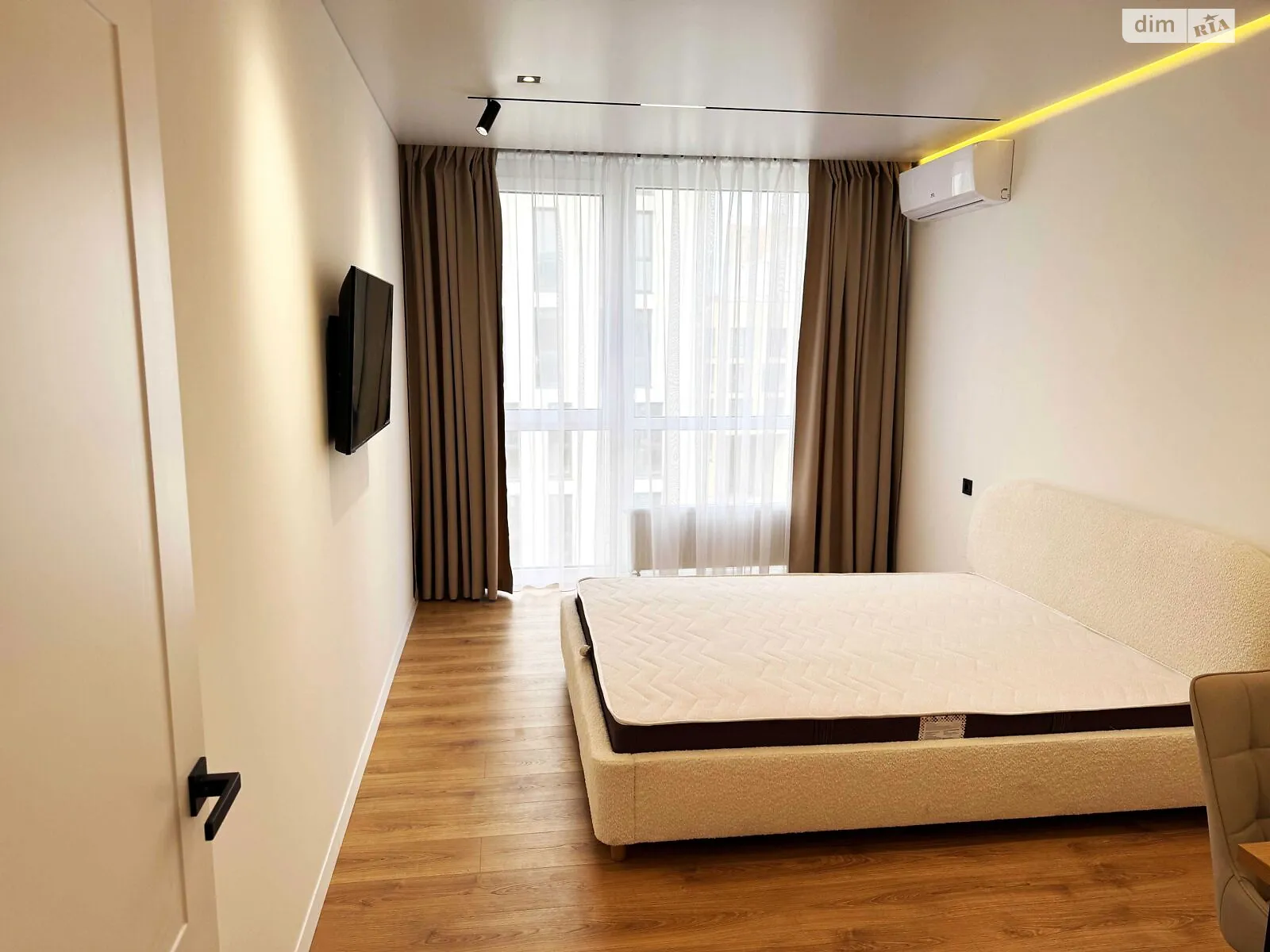 Сдается в аренду 1-комнатная квартира 46 кв. м в Львове, ул. Новознесенская, 1 - фото 1