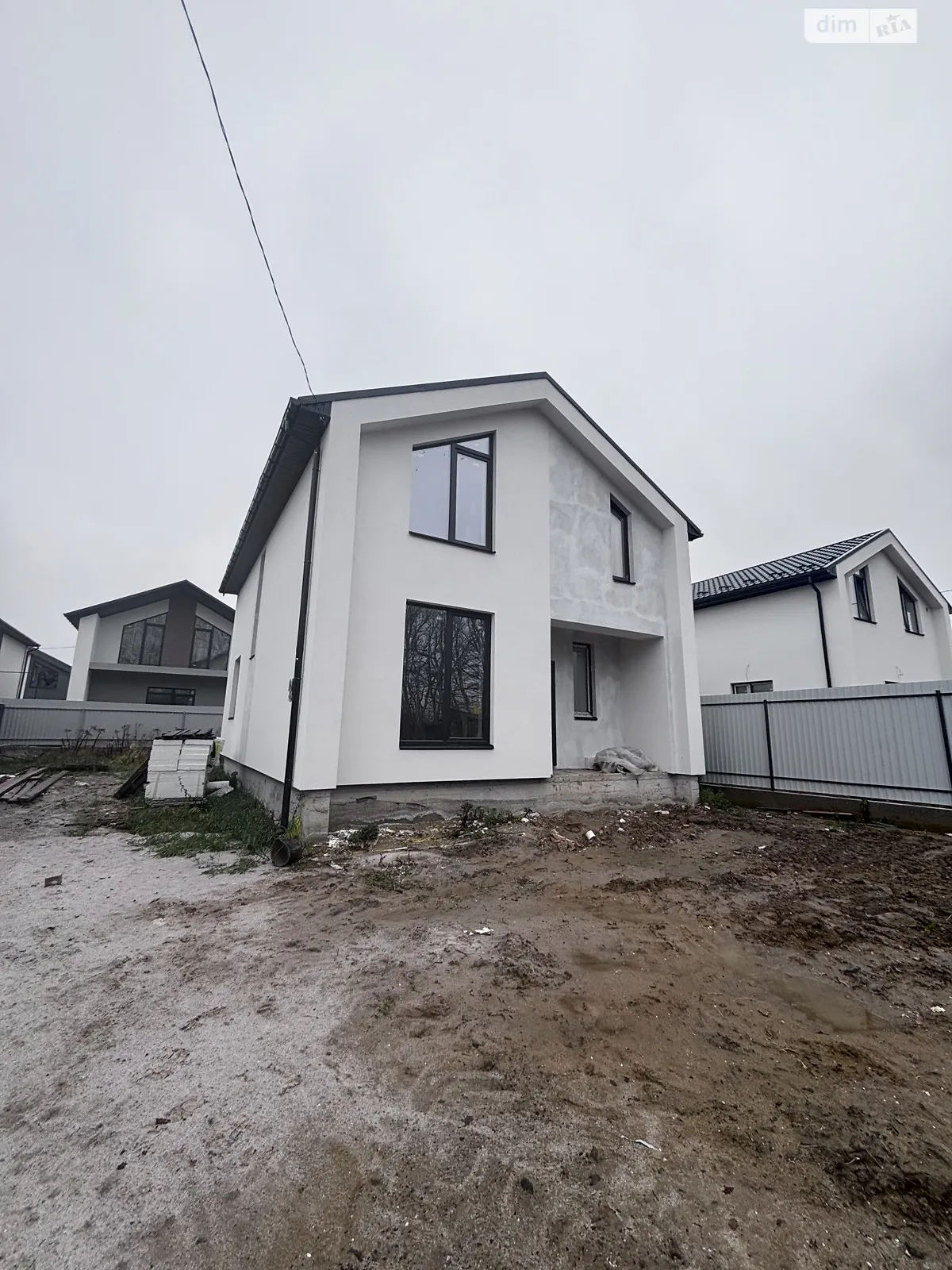 Продается дом на 2 этажа 125 кв. м с подвалом, цена: 115000 $ - фото 1