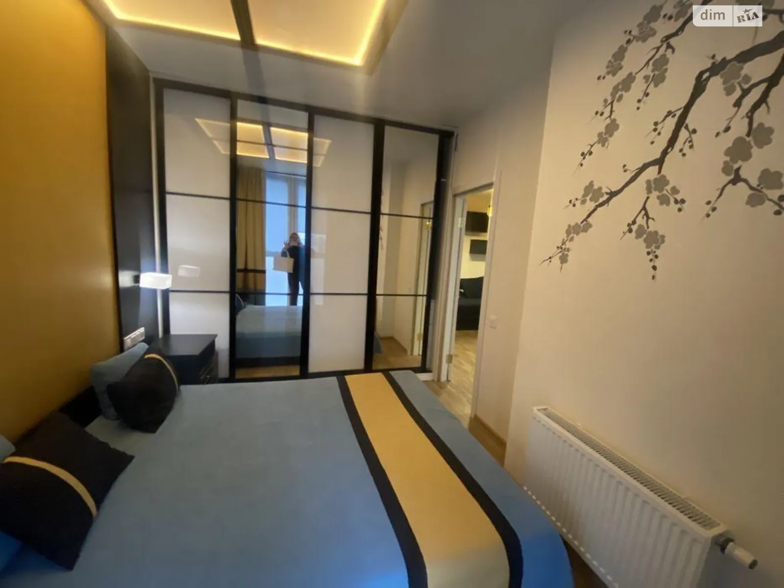 Продается 1-комнатная квартира 50 кв. м в Киеве, ул. Драгоманова, 2 - фото 1