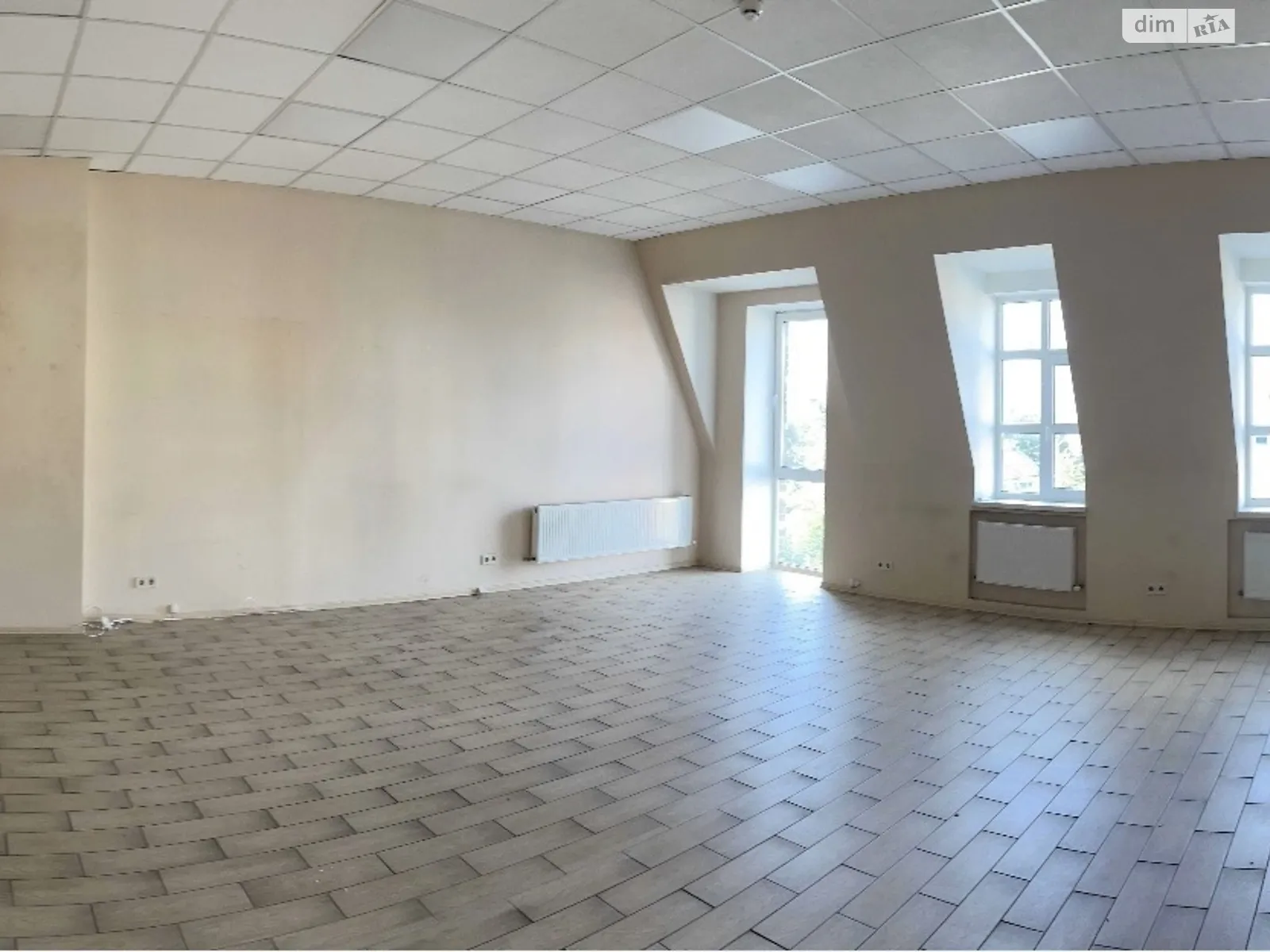 Сдается в аренду офис 52.3 кв. м в бизнес-центре, цена: 13100 грн - фото 1