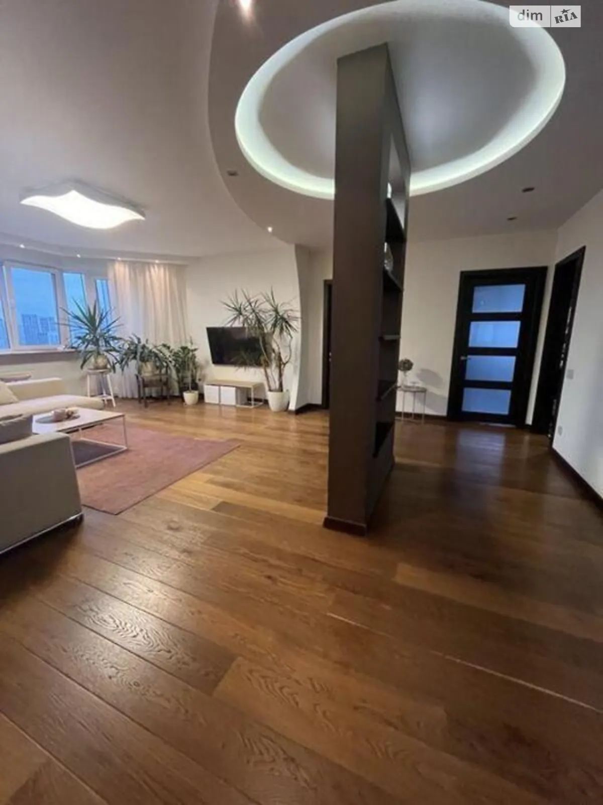 Продается 4-комнатная квартира 124 кв. м в Киеве, ул. Александра Мишуги, 12 - фото 1