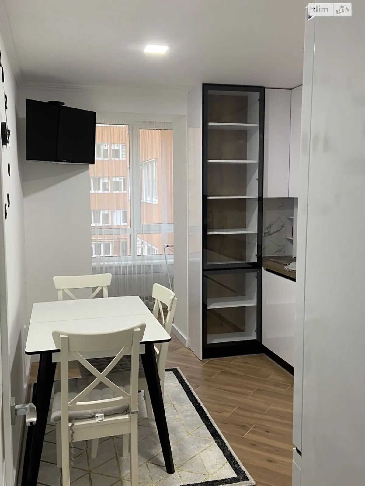 1-комнатная квартира 40 кв. м в Тернополе, просп. Злуки, 18 - фото 1