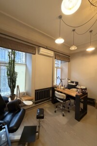 Продажа офисного помещения, Одесса, р‑н. Приморский, Кузнечная (Челюскинцев) улица, дом 41