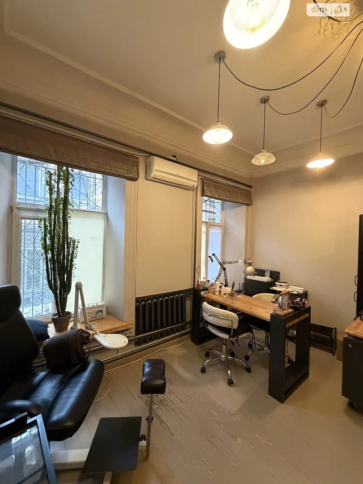 Продается офис 53 кв. м в бизнес-центре, цена: 60000 $ - фото 1