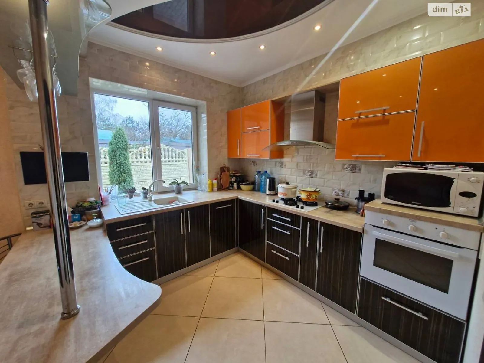 Продается дом на 2 этажа 150 кв. м с балконом, цена: 155000 $ - фото 1