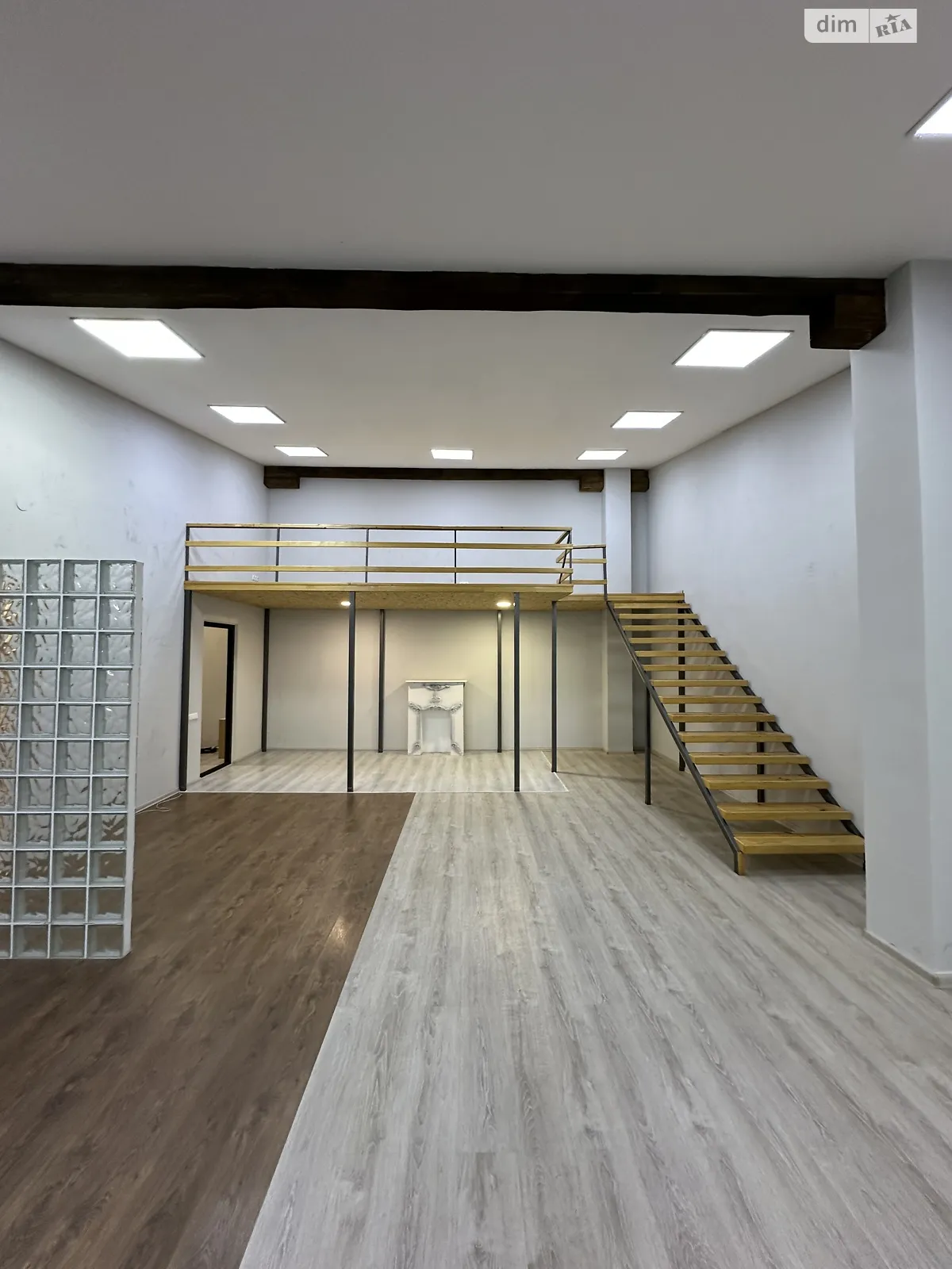 Продается офис 98.8 кв. м в бизнес-центре, цена: 92872 $ - фото 1