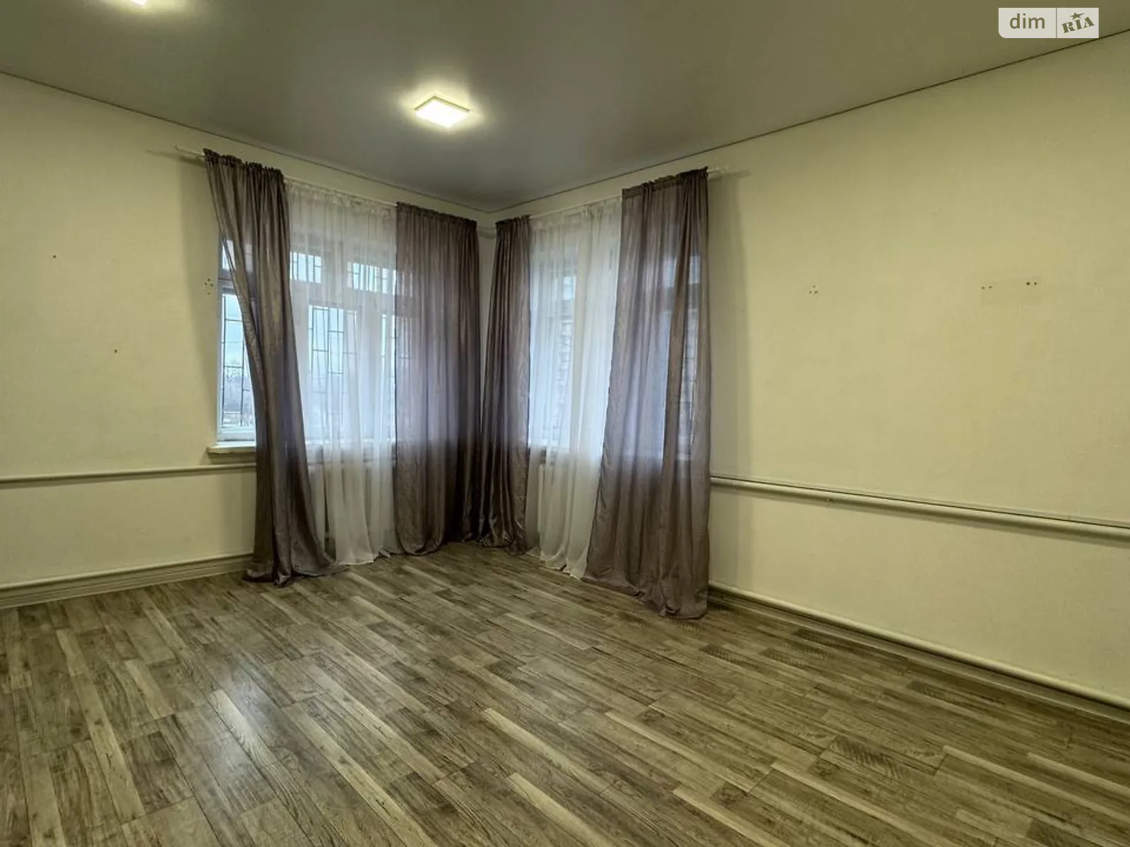 Сдается в аренду офис 38 кв. м в бизнес-центре, цена: 8000 грн - фото 1