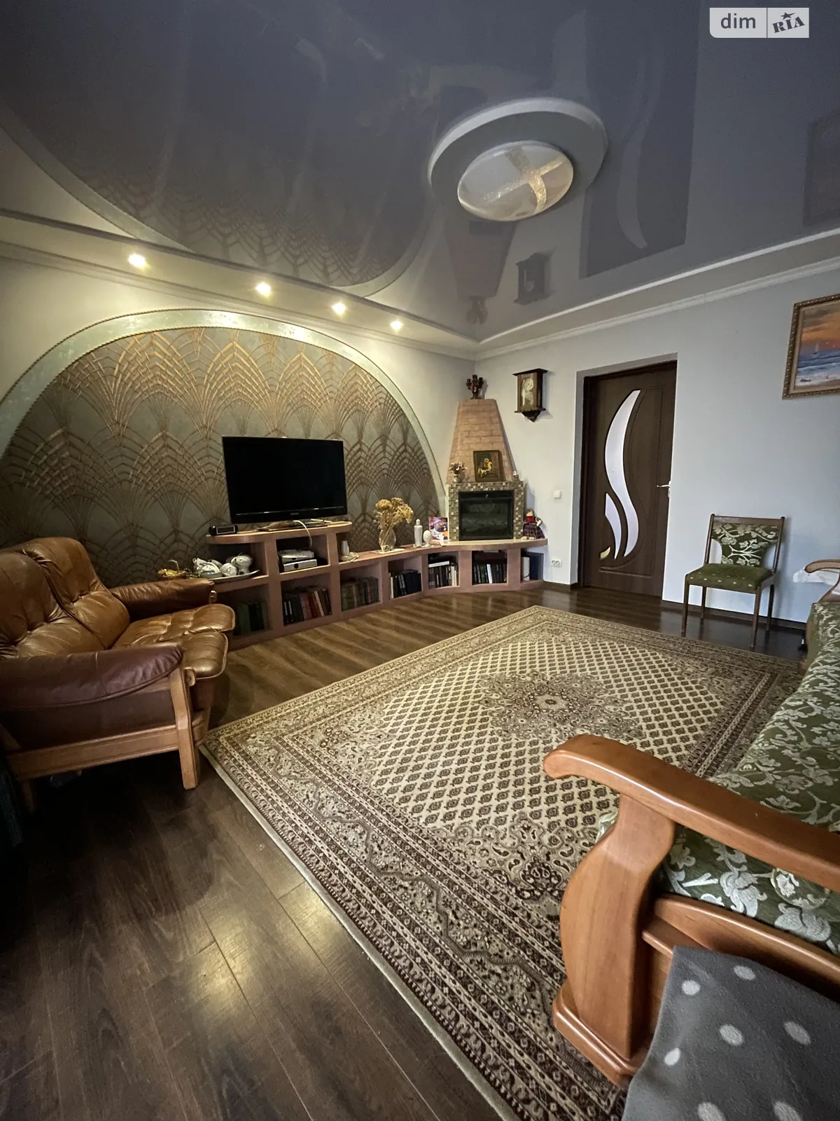 Продається 3-кімнатна квартира 78 кв. м у Щербанях, вул. Світла - фото 1