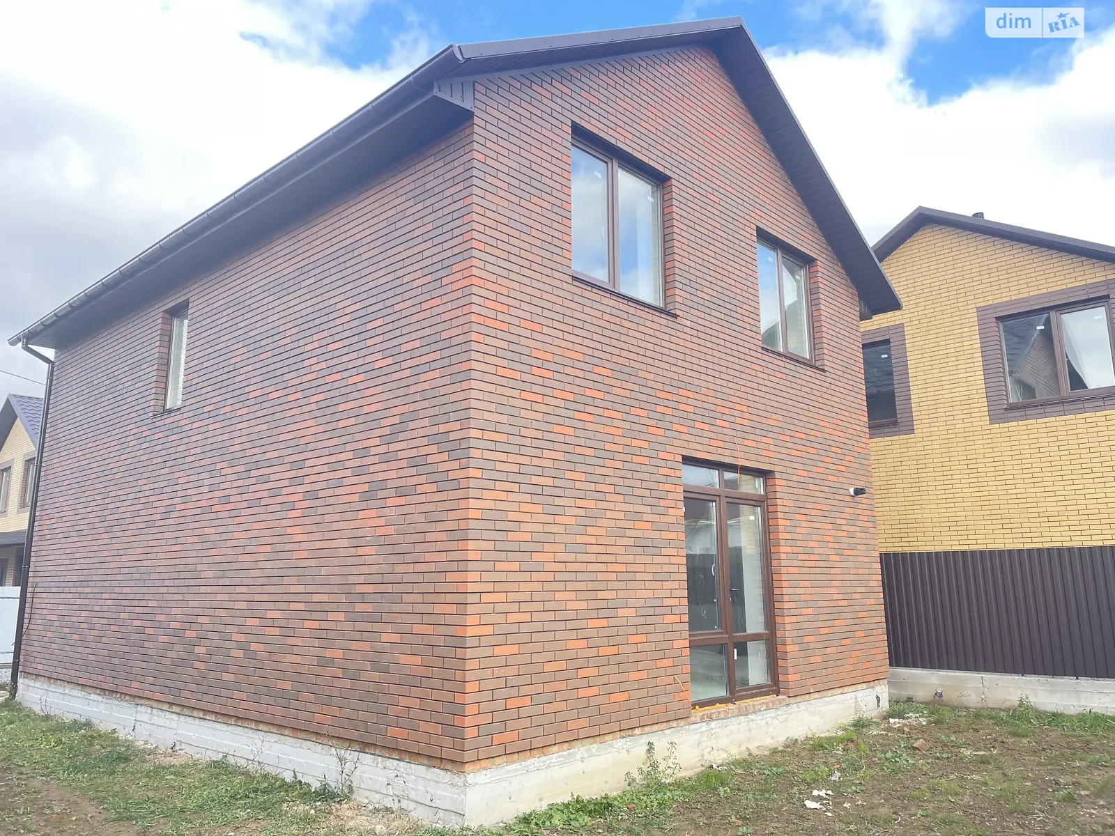 Продается дом на 2 этажа 130 кв. м с бассейном, цена: 89000 $ - фото 1