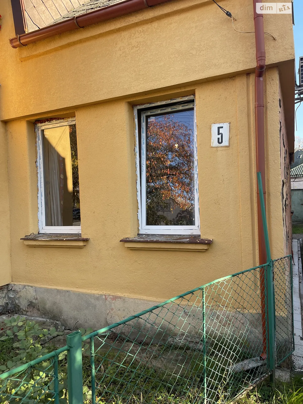 Продається 2-кімнатна квартира 49.8 кв. м у Ужгороді, вул. Митна, 5 - фото 1