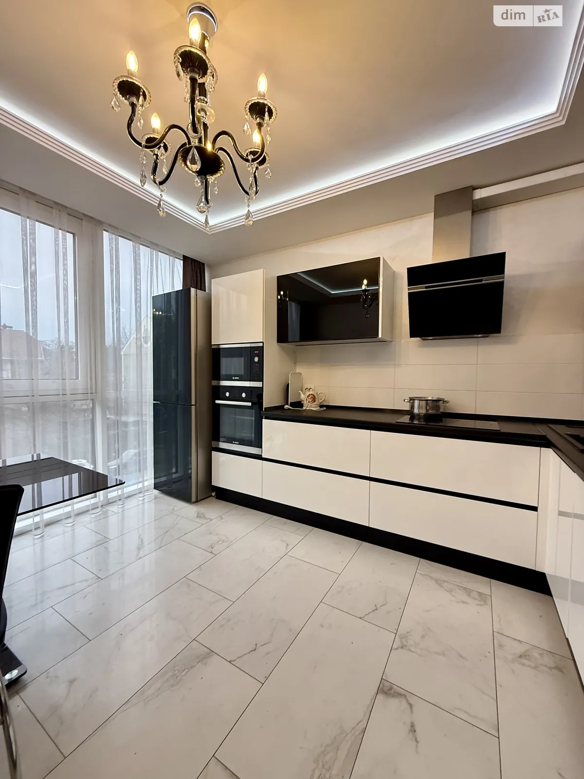 Сдается в аренду 2-комнатная квартира 65 кв. м в Черновцах, цена: 550 $ - фото 1