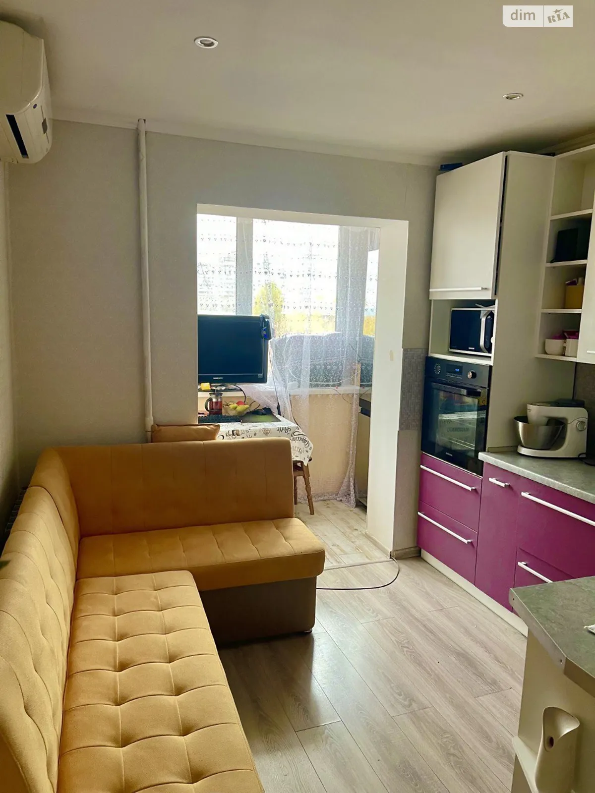 Продается 1-комнатная квартира 41 кв. м в Киеве, просп. Воскресенский(Перова), 16А - фото 1