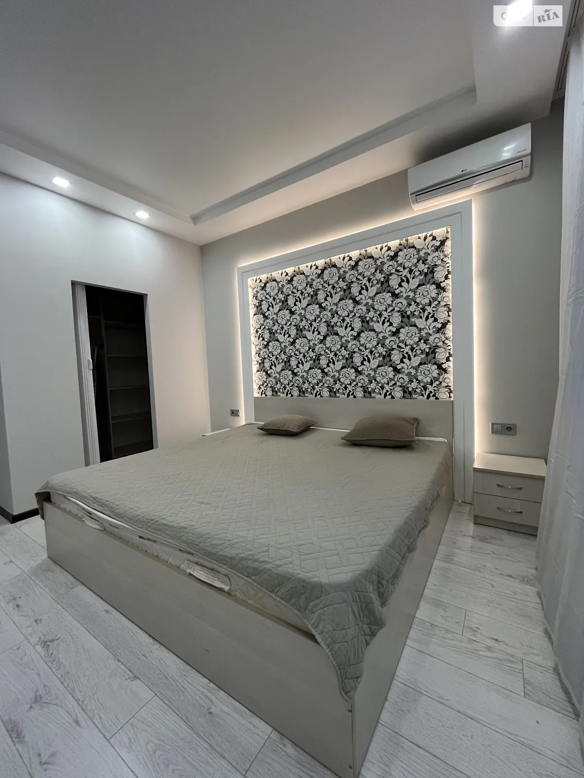 Сдается в аренду 2-комнатная квартира 75 кв. м в Ужгороде, цена: 750 $ - фото 1