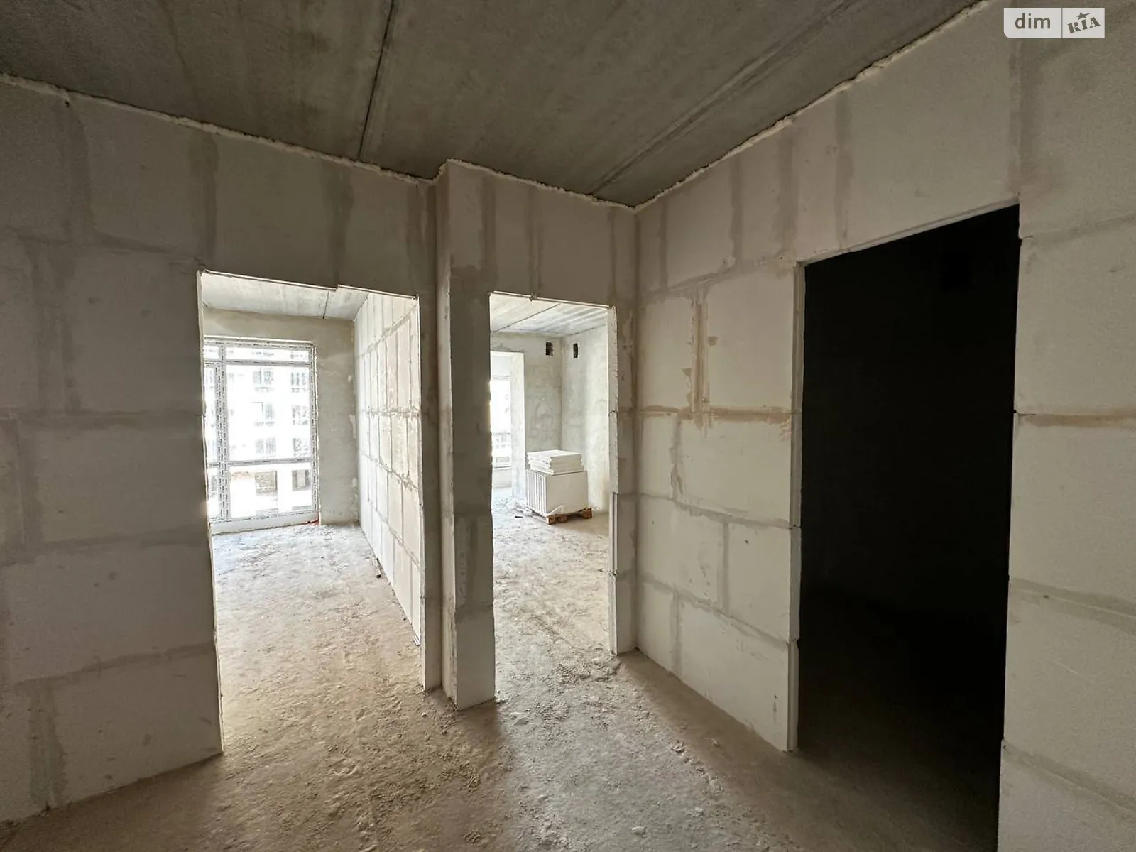 Продается 2-комнатная квартира 64 кв. м в Ивано-Франковске, ул. Княгинин, 44 - фото 1