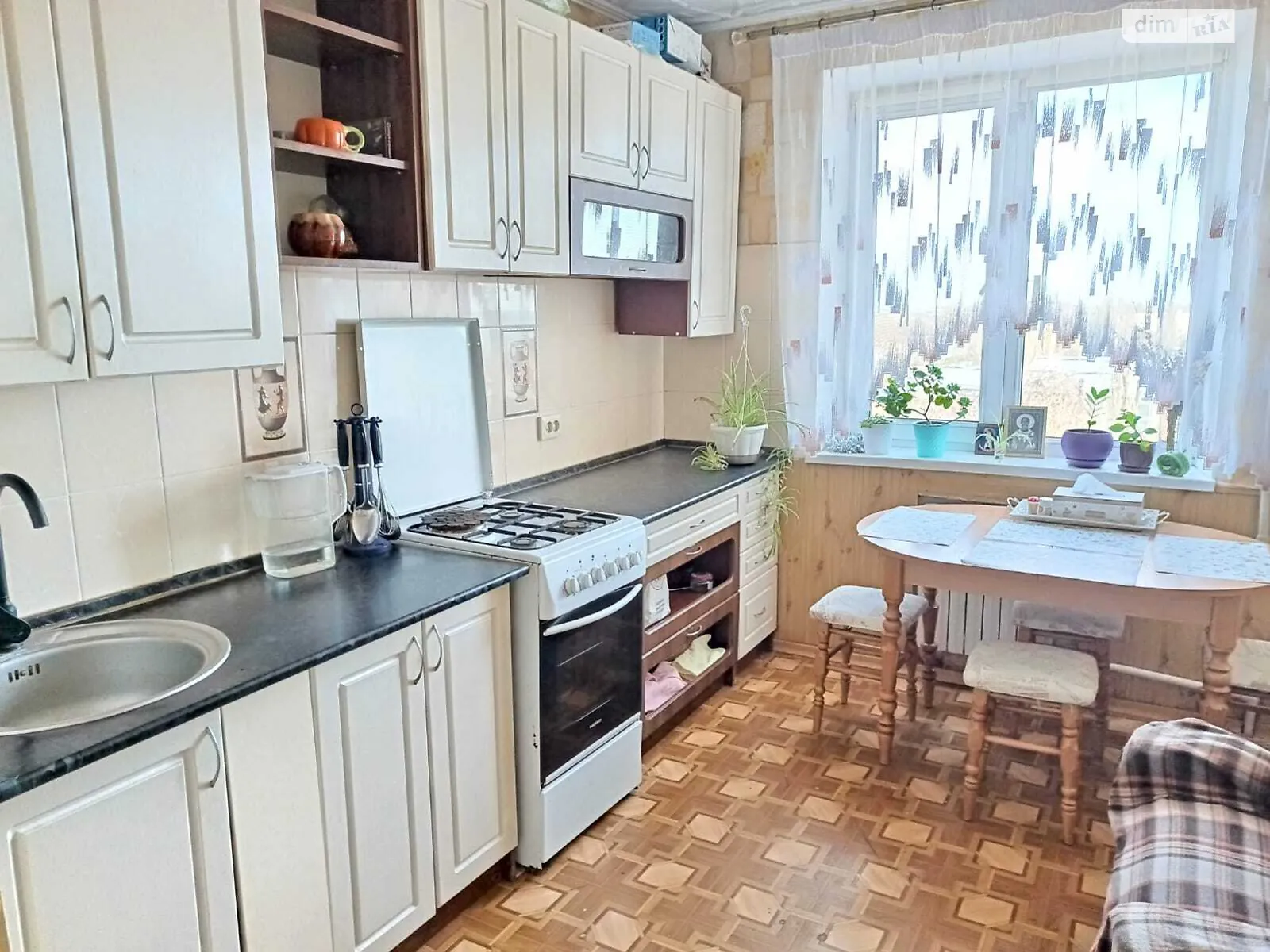 Продается 3-комнатная квартира 72.1 кв. м в Черноморском, ул. Гвардейская, 47 - фото 1