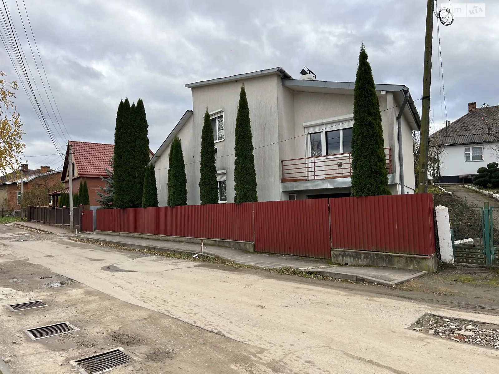 Продается дом на 2 этажа 260 кв. м с баней/сауной, цена: 150000 $ - фото 1