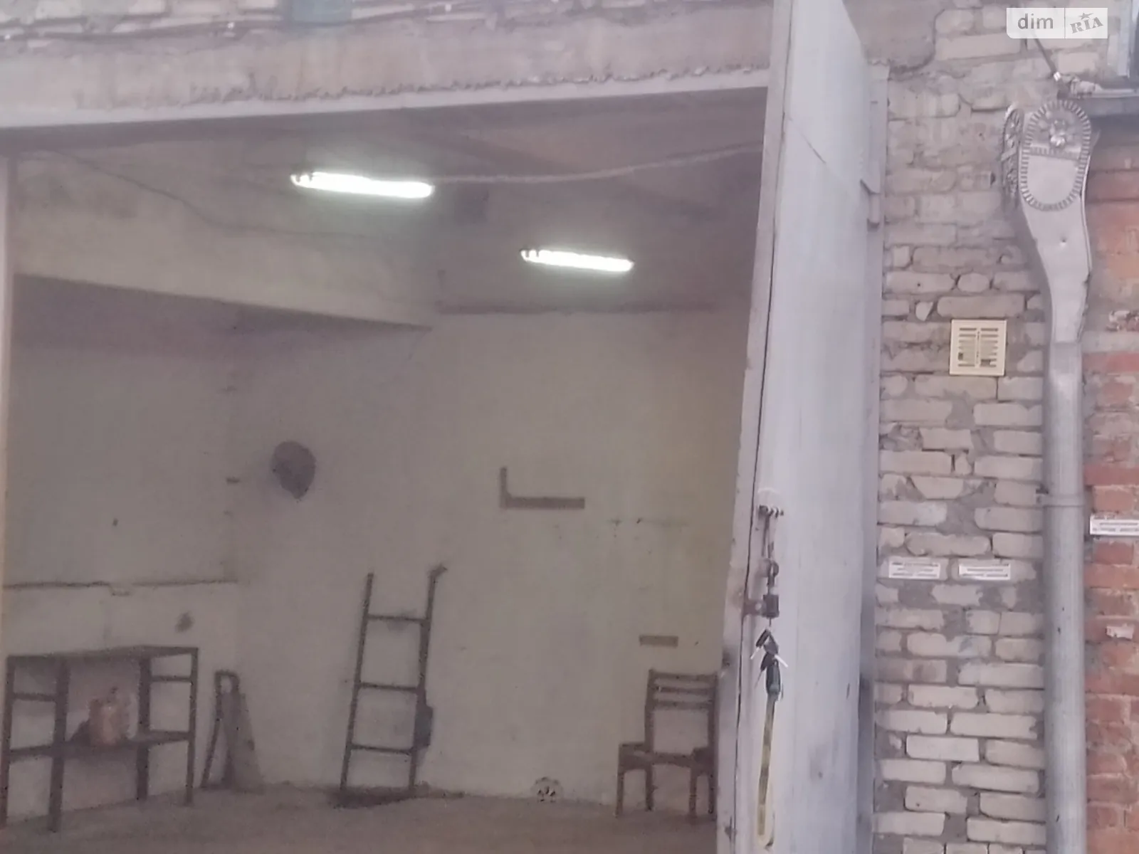 Здається в оренду окремий гараж універсальний на 35.35 кв. м, цена: 5.999 грн - фото 1