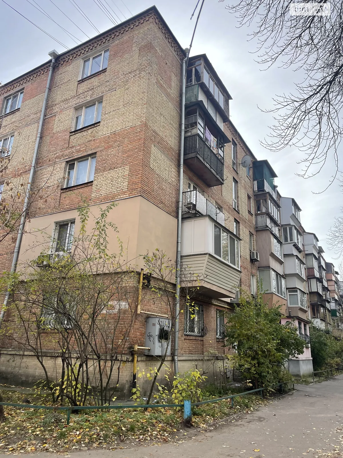 Продается 3-комнатная квартира 56 кв. м в Киеве, ул. Елены Телиги, 13/14 - фото 1